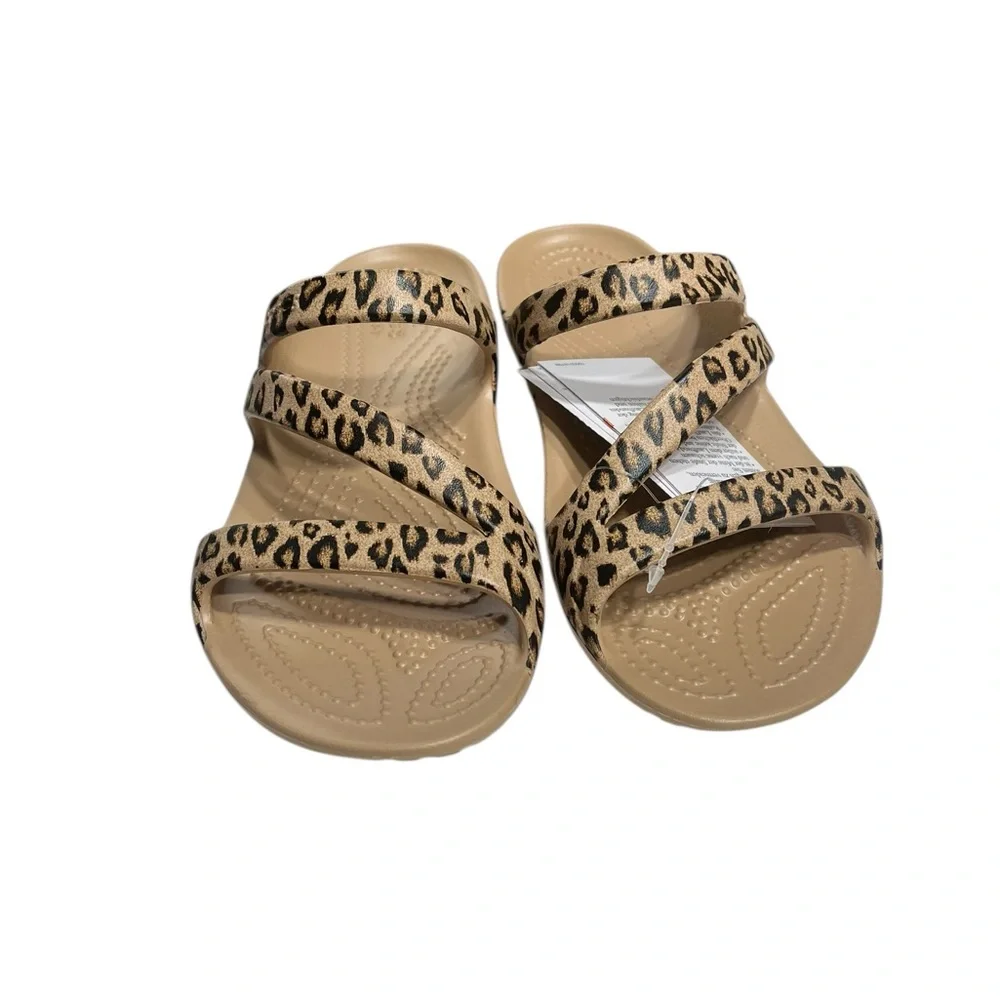 NWT Crocs Kadee II Leopard Sandal - Woman’s Size 4 - Picture 2 of 6